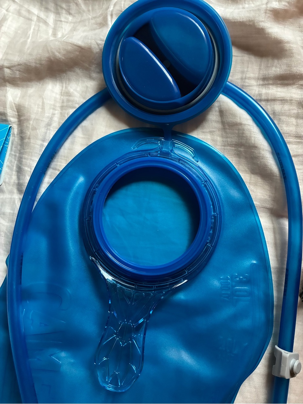 CamelBak M.U.L.E. 12 Hydration Pack Backpack - Red - Excellent Condition - Picture 4 of 16